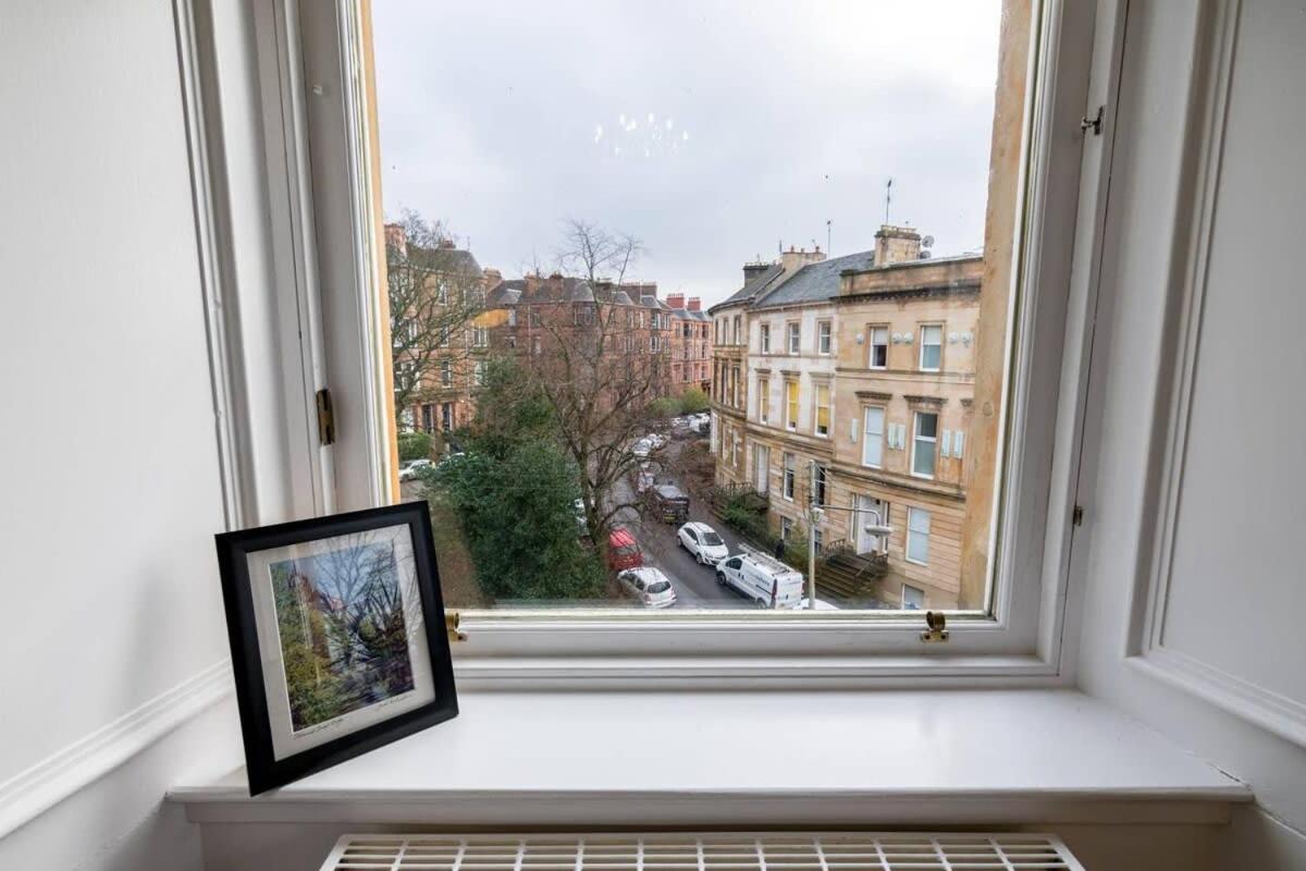 Bright And Airy Apartment Glasgow Eksteriør bilde